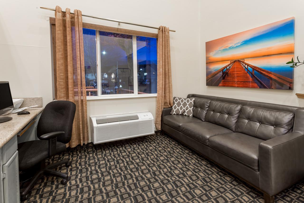 Howard Johnson By Wyndham Vancouver Hotel & Suites Exteriör bild