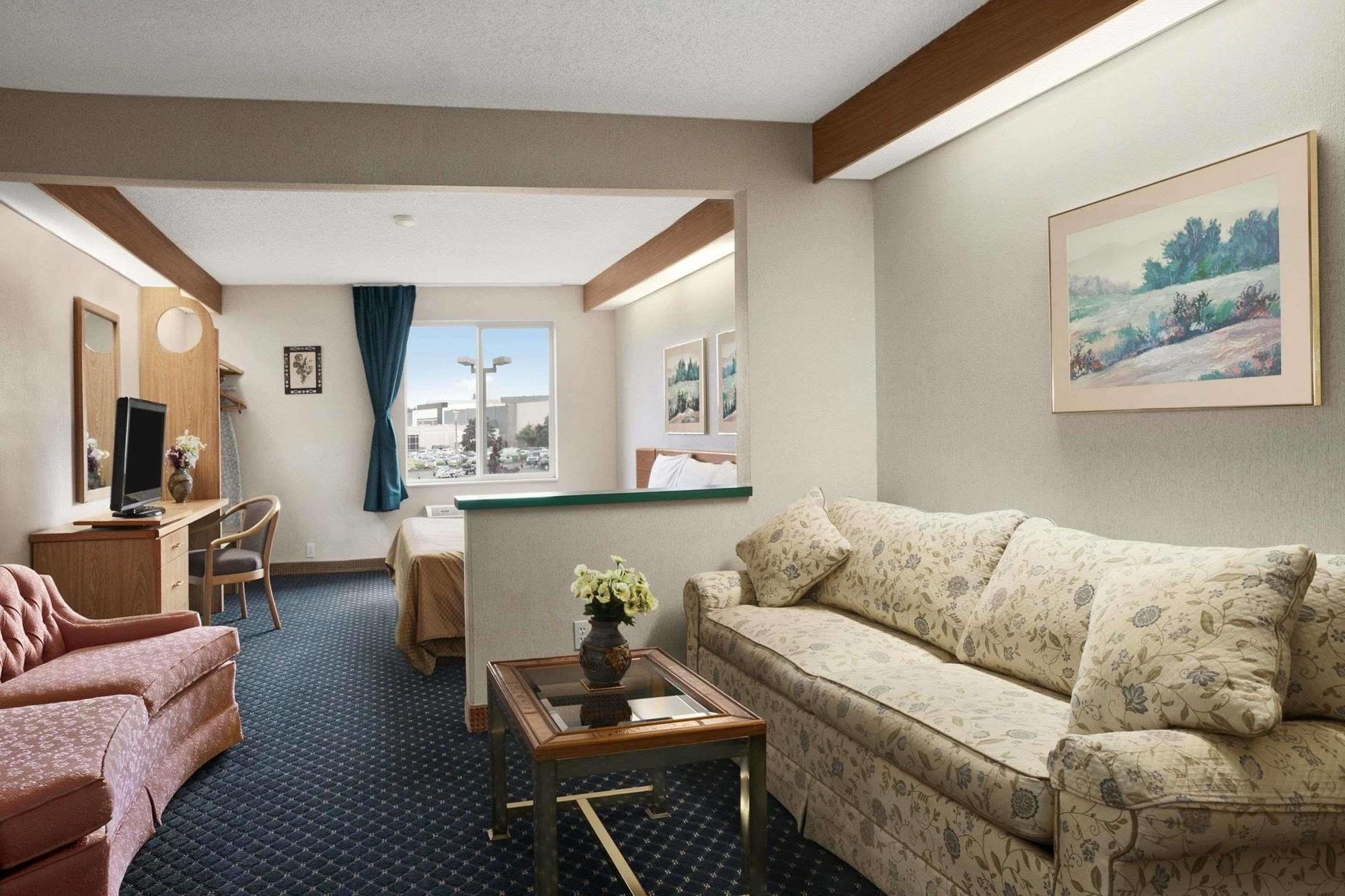 Howard Johnson By Wyndham Vancouver Hotel & Suites Exteriör bild